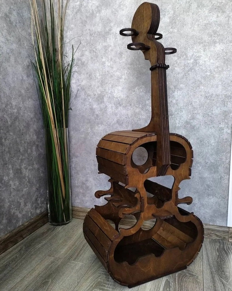 Cabina de vinos en forma de violín