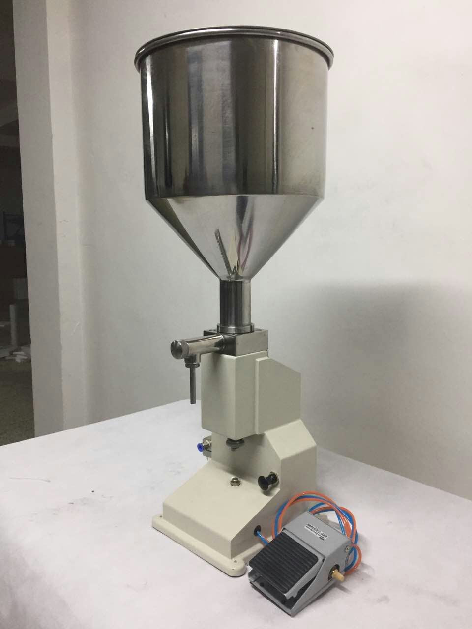 Llenadora de liquidos viscosos - Neumatica